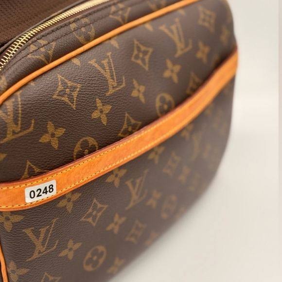 Louis Vuitton Reporter crossbody Bag. - Picture 4 of 14